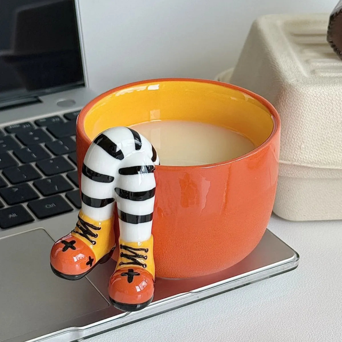 Taza de Cerámica con Asa de Patitas | Diseño Creativo y Divertido