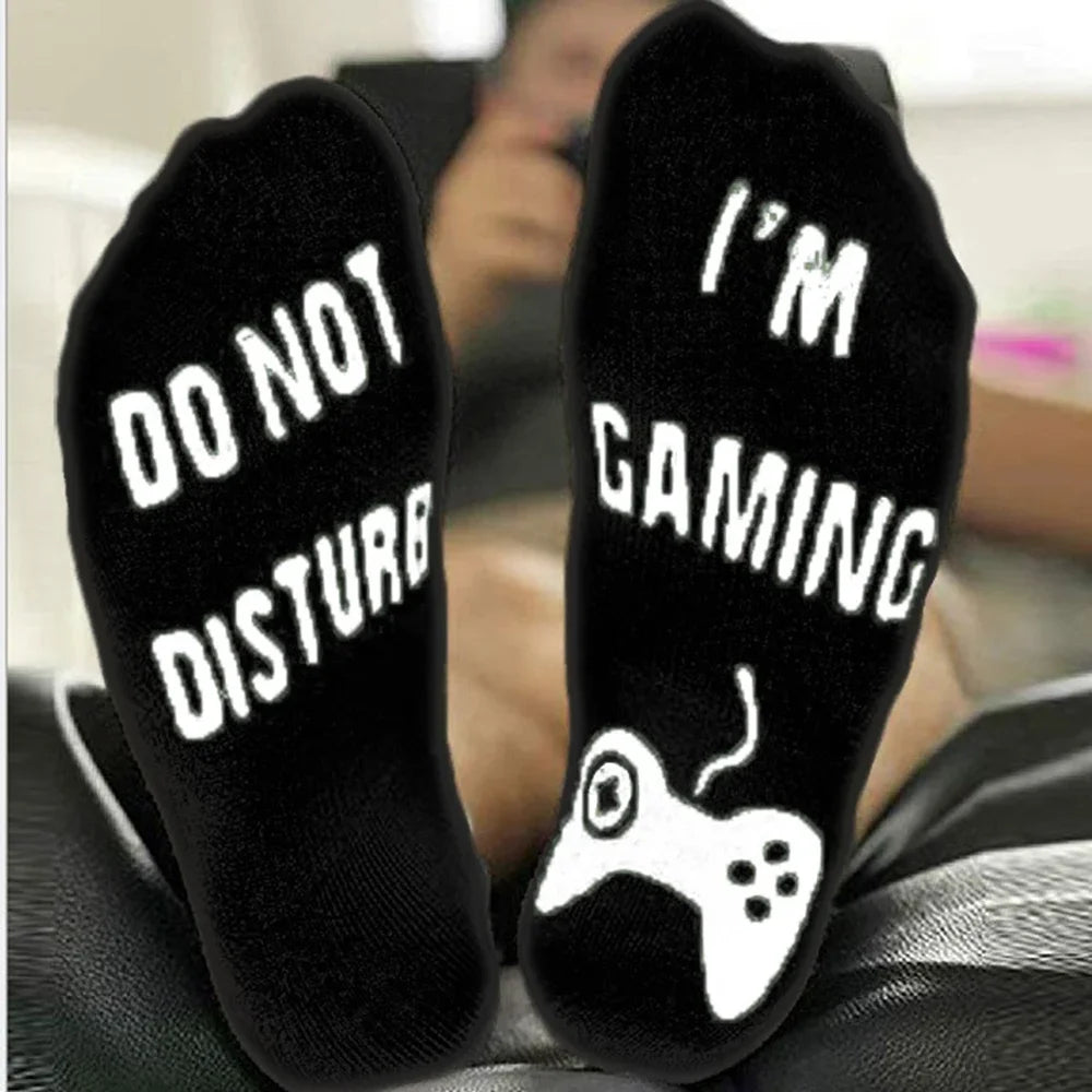 Calcetines Gamer con Mensajes Divertidos – Calcetines Antideslizantes "Do Not Disturb, I Am Gaming" Regalo Original para Jugadores