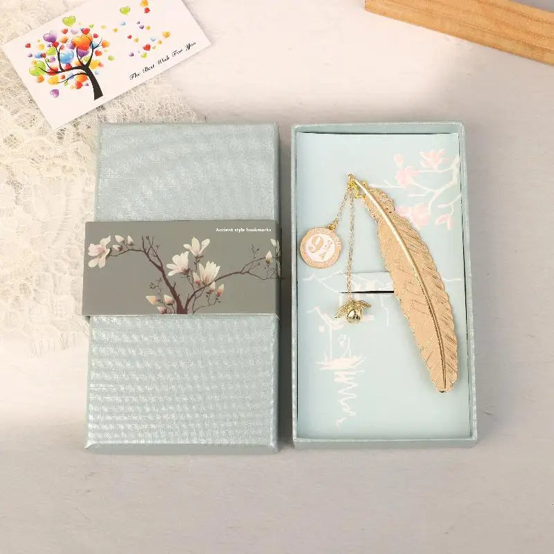 Marcapáginas Pluma Metálica Vintage - Dijes de Fantasía