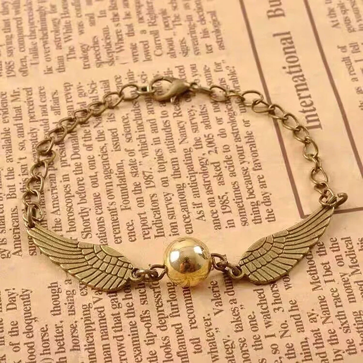 Pulsera Snitch Dorada Mágica – Accesorio Potterhead Imprescindible