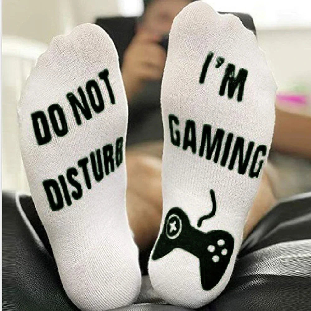 Calcetines Gamer con Mensajes Divertidos – Calcetines Antideslizantes "Do Not Disturb, I Am Gaming" Regalo Original para Jugadores