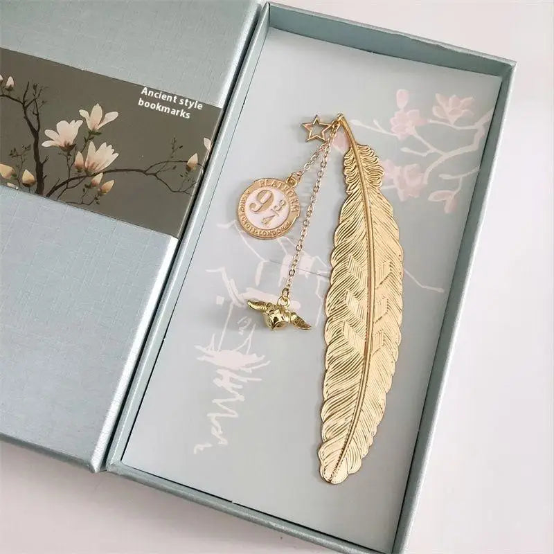 Marcapáginas Pluma Metálica Vintage - Dijes de Fantasía
